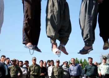 Pakistán aprueba colgar públicamente a violadores de niños