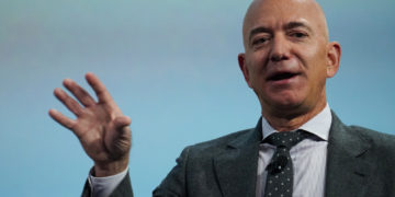 Dueño de Amazon, hace donación de USD 10 000 millones contra el cambio climático