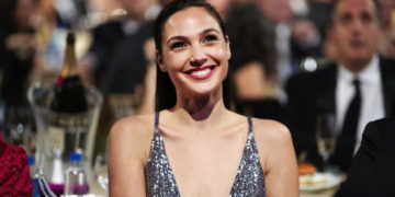Gal Gadot hace cantar a todo el mundo con «Imagine» de Los Beatles