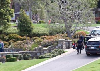 Arrestan a hombre por cavar en tumba de Kobe y Gianna Bryant