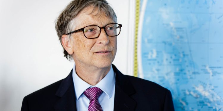 Bill Gates renuncia junta directiva en Microsoft