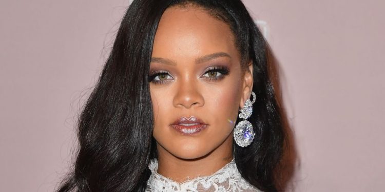 Rihanna hace donación de 5 mdd a la lucha contra covid-19