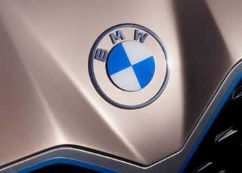 BMW rediseña logo después de 23 años
