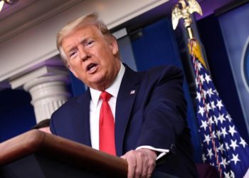 Trump cierra frontera con Canadá