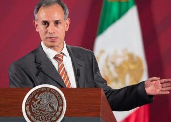 Piden renuncia de López-Gatell por declarar que AMLO «es fuerza moral y no de contagio»