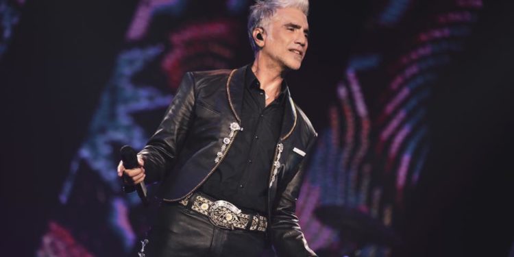 Alejandro Fernández cumple 49 años y estos son los 5 mejores videos de su carrera