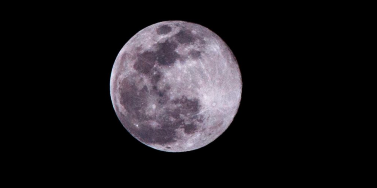 Así de hermosa se vio la Superluna rosa