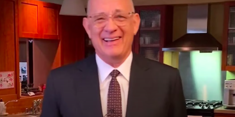 Reaparece Tom Hanks tras recuperarse de Covid-19, ¿en dónde y qué dijo?