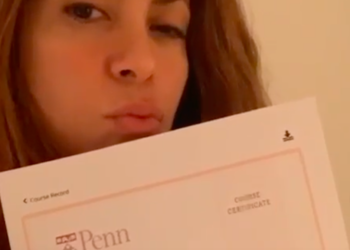 Shakira se gradúa en Filosofía Antigua, durante confinamiento