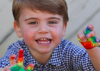 Príncipe Louis de Cambridge, bisnieto de la Reina Isabel II, cumple 2 años