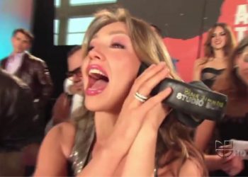 Thalía nos recuerda que «Somos el Mundo» (We Are The World) la canción que hermana naciones