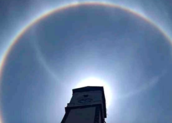 Halo solar aparece en el cielo tras sismo