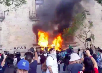 Protesta por justicia para Giovanni López se sala de control, hay disturbios en Jalisco