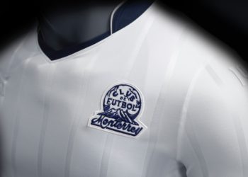 Lanzan jersey conmemorativo por el 75 aniversario de los Rayados