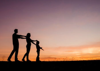 Valentina de 10 años se convierte en la primera niña adoptada online en Edomex