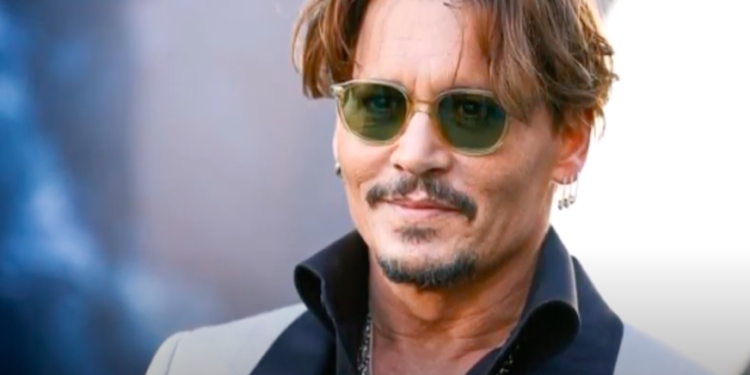 Juez acepta demanda de Johnny Depp contra el tabloide británico The Sun