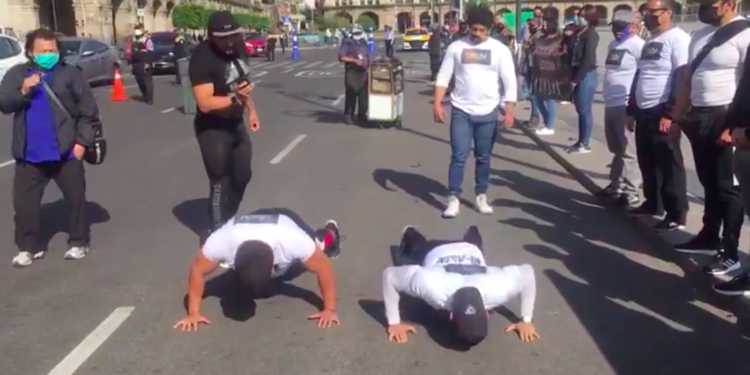 Con rutinas de ejercicio piden reapertura de gimnasios en CDMX