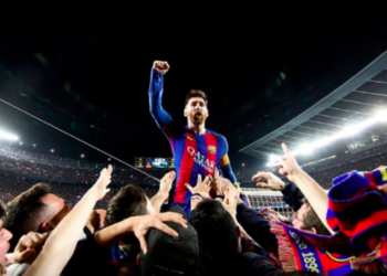 Barcelona despide a fotógrafo mexicano que retrató la icónica foto Messi