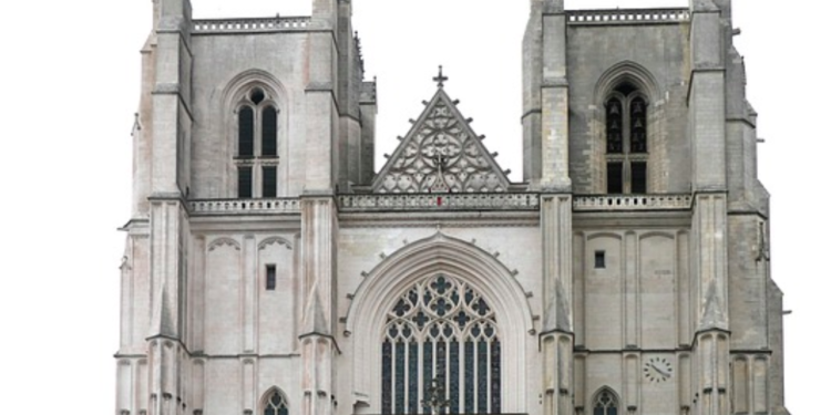 El voluntario de Nantes confiesa ser el autor del incendio de la catedral