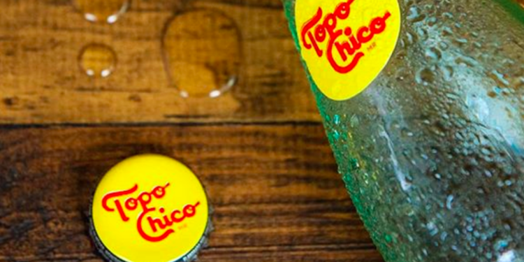 Coca-Cola expande su incursión en el mercado de bebidas alcohólicas con Topo Chico