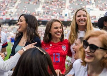 Natalie Portman, Eva Longoria y otras famosas fundan equipo de futbol femenil