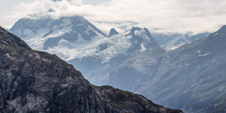 Sacude sismo de 7.8 a Alaska; activan alerta de tsunami