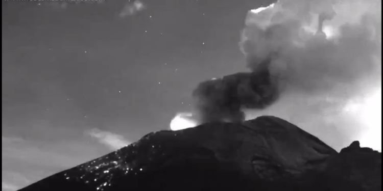 Registró una explosión el Popocatépetl durante la madrugada