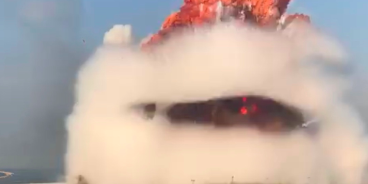 Dos explosiones dejan varios muertos en Beriut, Líbano