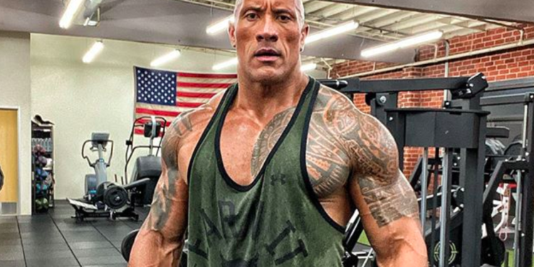 «La Roca», Dwayne Johnson compra la liga XFL por 15 mdd