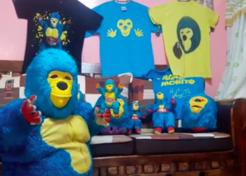 Llaman en redes a apoyar a «Kemonito» contra la crisis económica; el luchador fabrica varios productos