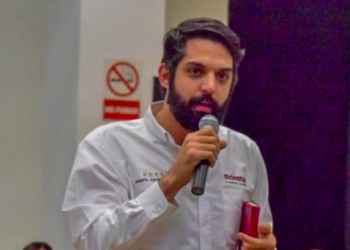 Fail de Attolini, llama «INSS» al IMSS en su carta de renuncia, rumbo a la dirigencia de Morena