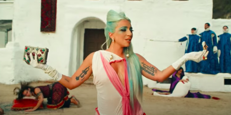 Lady Gaga lanza «911», fans enloquecen con los simbolismos del videoclip; una pieza con valor cinematográfico