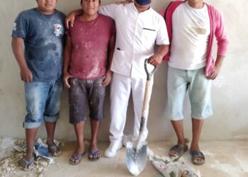 Logró terminar la carrera de enfermería y dejará de ser albañil