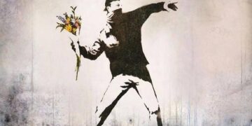 Banksy pierde los derechos de autor de «Lanzador de flores» por mantener su anonimato