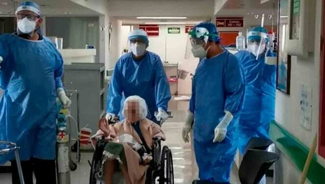 Mujer de Jalisco con 103 años se recupera de covid, ya salió del IMSS