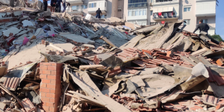 Reportan 17 muertos y más de 700 heridos por terremoto en Grecia y Turquía