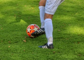 El fútbol femenino sigue creciendo pese a un año de dificultades; señala la FIFA