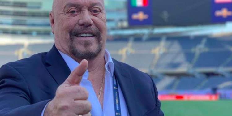 «Perro» Bermúdez recibe vacuna contra covid-19 en Miami