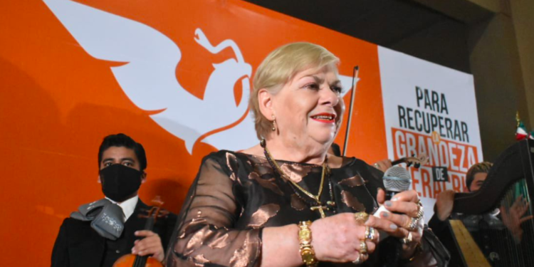 ¡No es broma! Paquita la del Barrio se registra como precandidata de MC a diputada en Veracruz