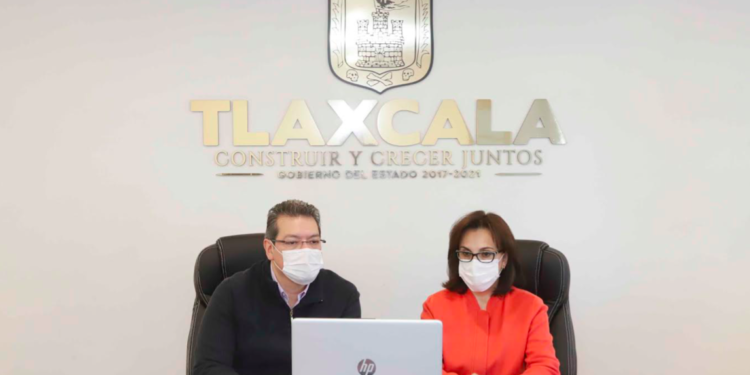 Encabezan Sandra Chávez y Marco Mena sesión del Comité Técnico de adopciones del DIF Estatal