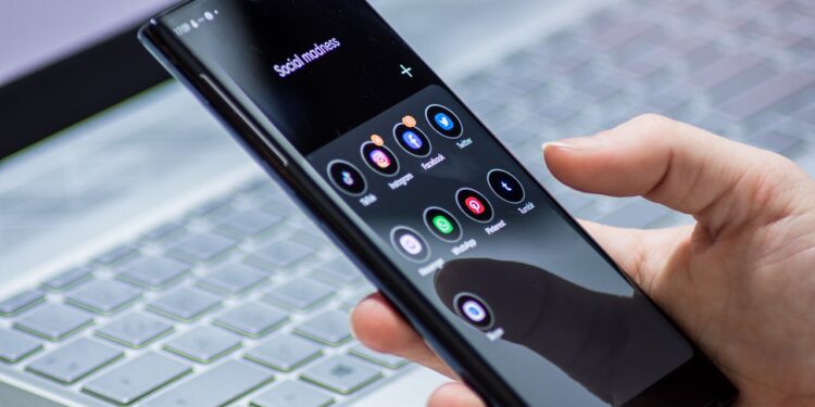 Alertan sobre aplicaciones que causan adicción