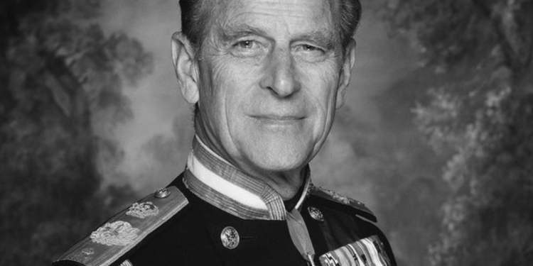 Murió el príncipe Felipe, esposo de la reina Isabel II, a los 99 años; Gran Bretaña de luto