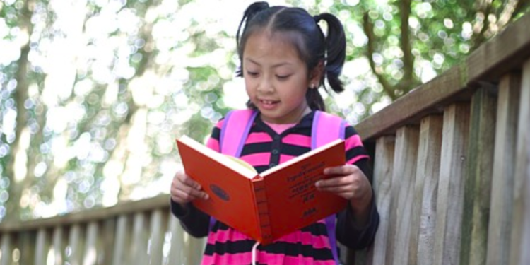 Éxitos de mujeres en las TIC, gancho para atraer a más niñas jóvenes a esas áreas