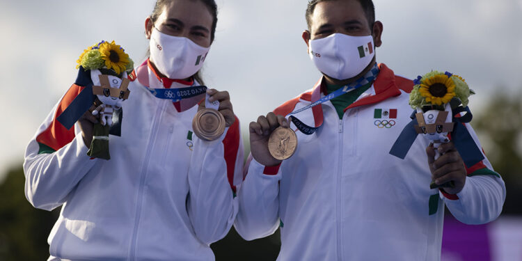Con bronce olímpico en tiro con arco, México logra medalla 70 de su historia