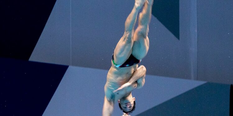 Avanzan Rommel Pacheco y Osmar Olvera a semifinales semifinales en clavados trampolín 3m en Tokyo 2020