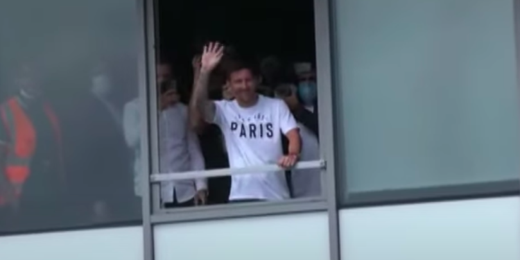Messi ya está en París; firmará su contrato con el PSG