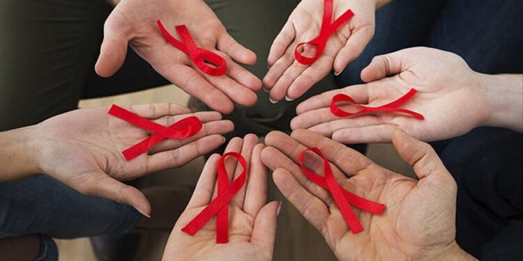 Se triplica a 27.5 millones de personas con VIH que reciben atención médica