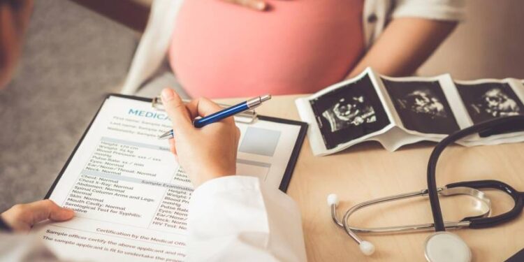 Casi un tercio de las mujeres en los países en desarrollo empieza a tener hijos en la adolescencia