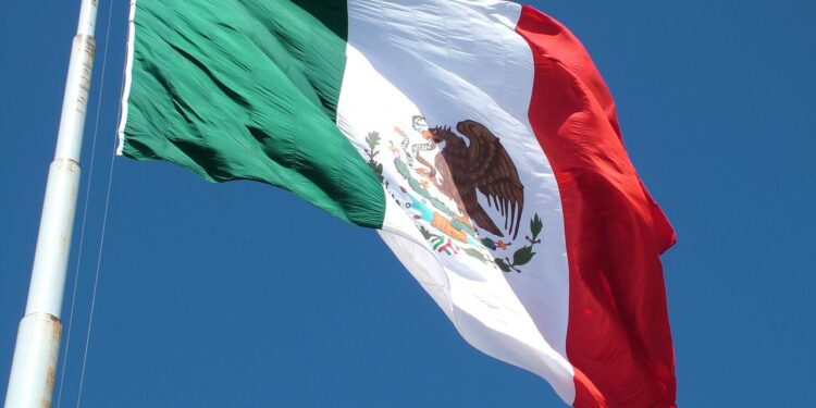 Presentan iniciativa en materia de inclusión de mexicanos radicados en el extranjero