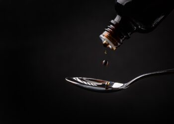 Alerta sobre la venta de jarabes infantiles para la tos con sustancias tóxicas